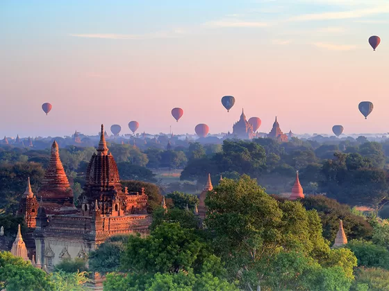 mochileros de viaje por myanmar y tailandia