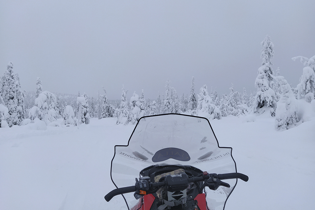 moto de nieve laponia destinos donde viajar en diciembre