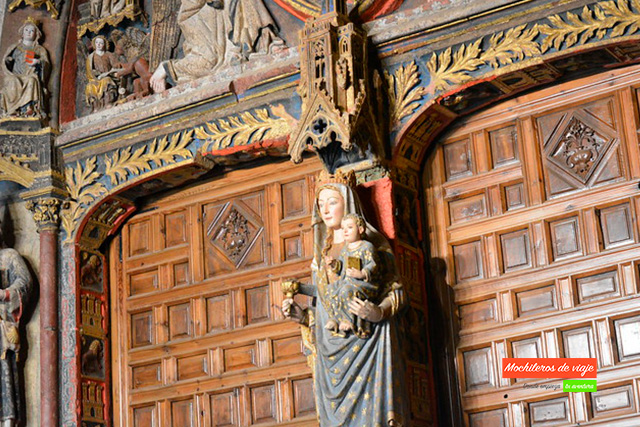 portada de la virgen del dado en la catedral de león