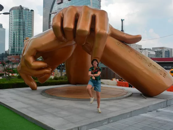 visita a la estatua gangnam style en seúl